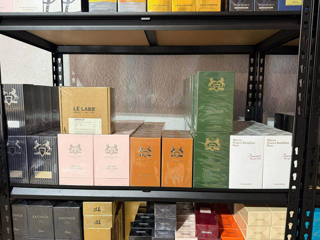 Packages of 10 selected perfumes